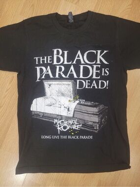 Hot Topic Black My Chemical Romance 'The Black Parade Is Dead' Graphic Tee
